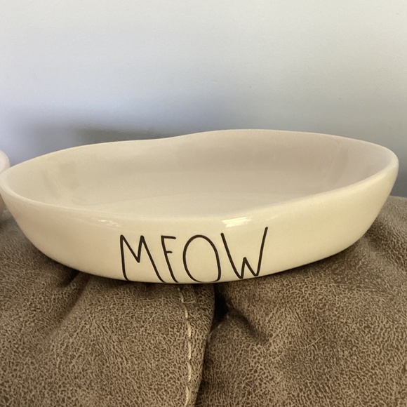 Rae Dunn ceramic cat dishes - Picture 4 of 5